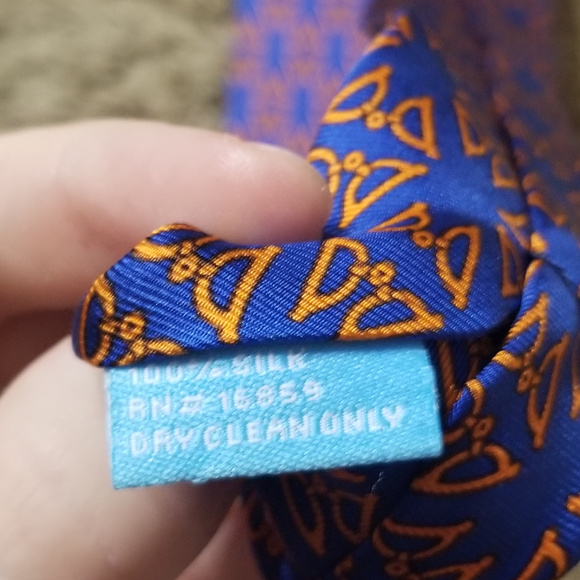 J. McLaughlin Foulard Tie - Picture 5 of 5